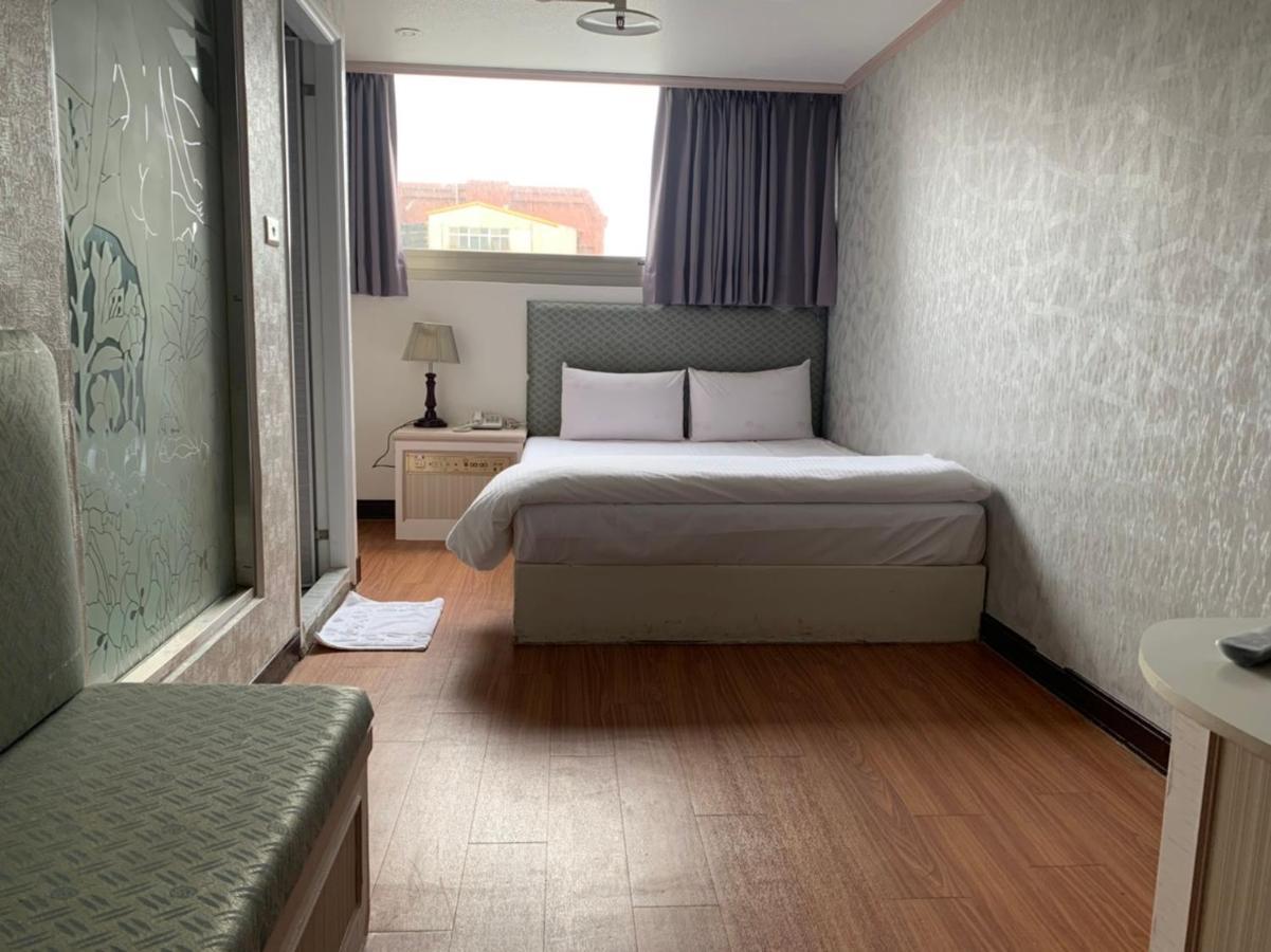 Chrysler Hotel Тайбэй Экстерьер фото