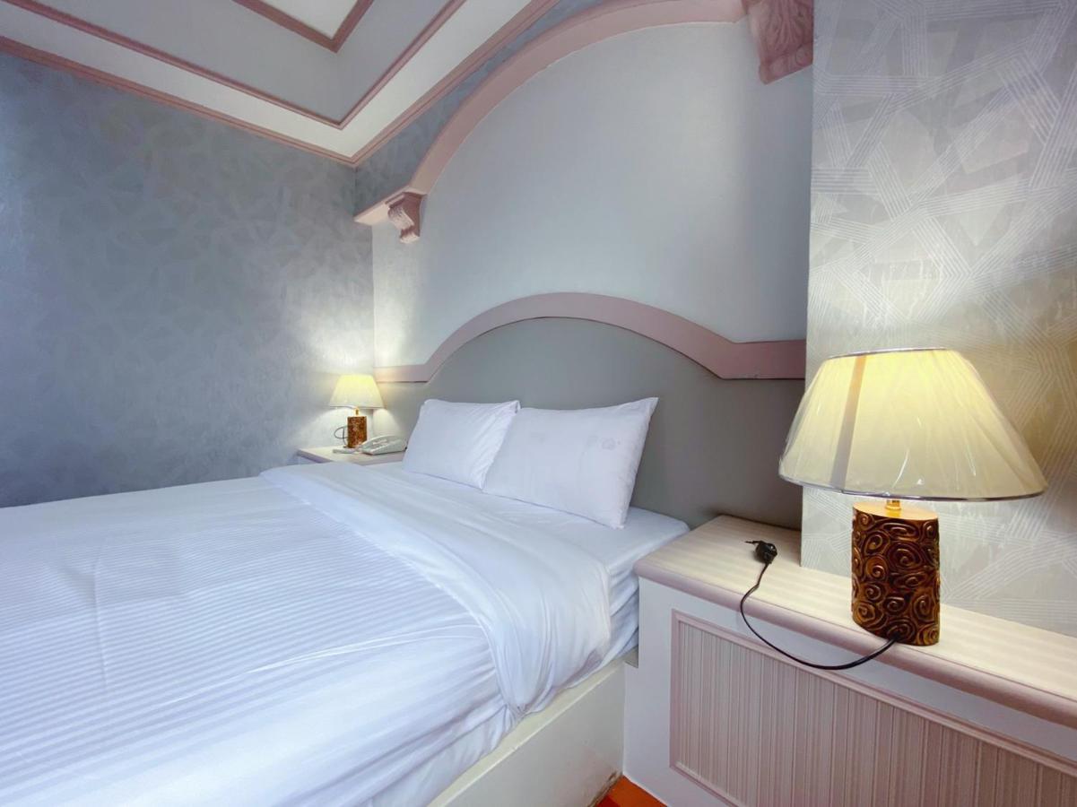 Chrysler Hotel Тайбэй Экстерьер фото